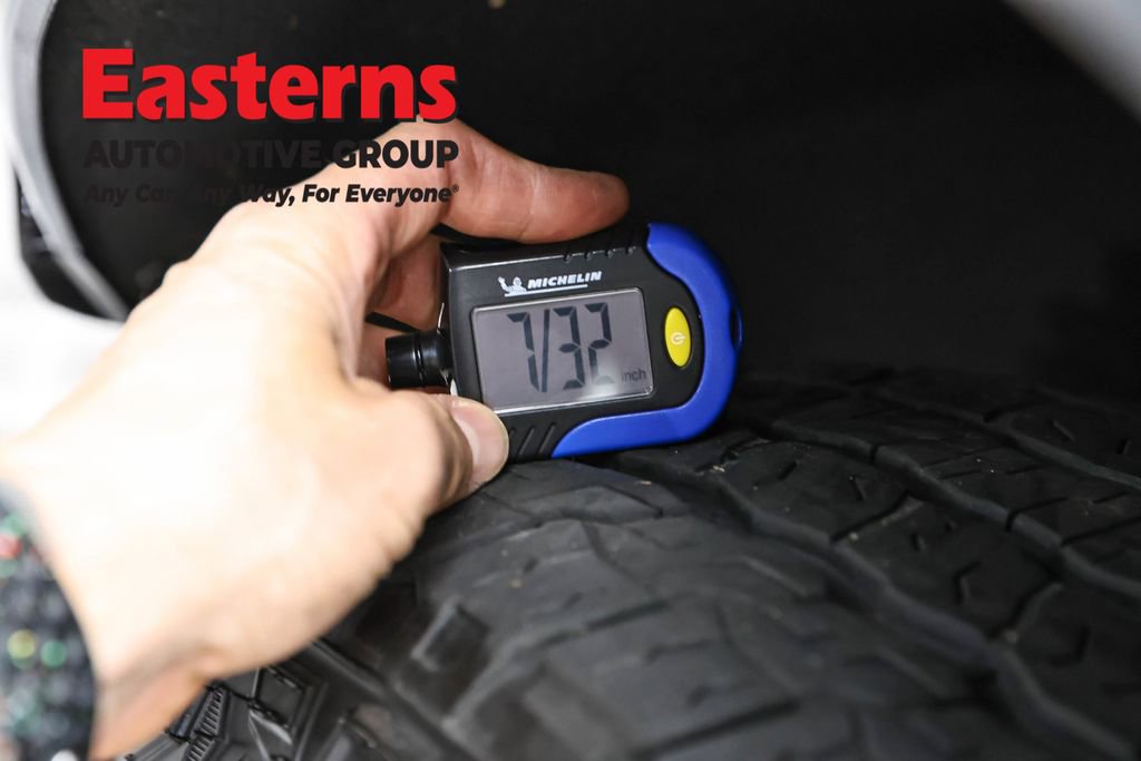 Used 2025 Chevrolet Suburban Z71 image 29