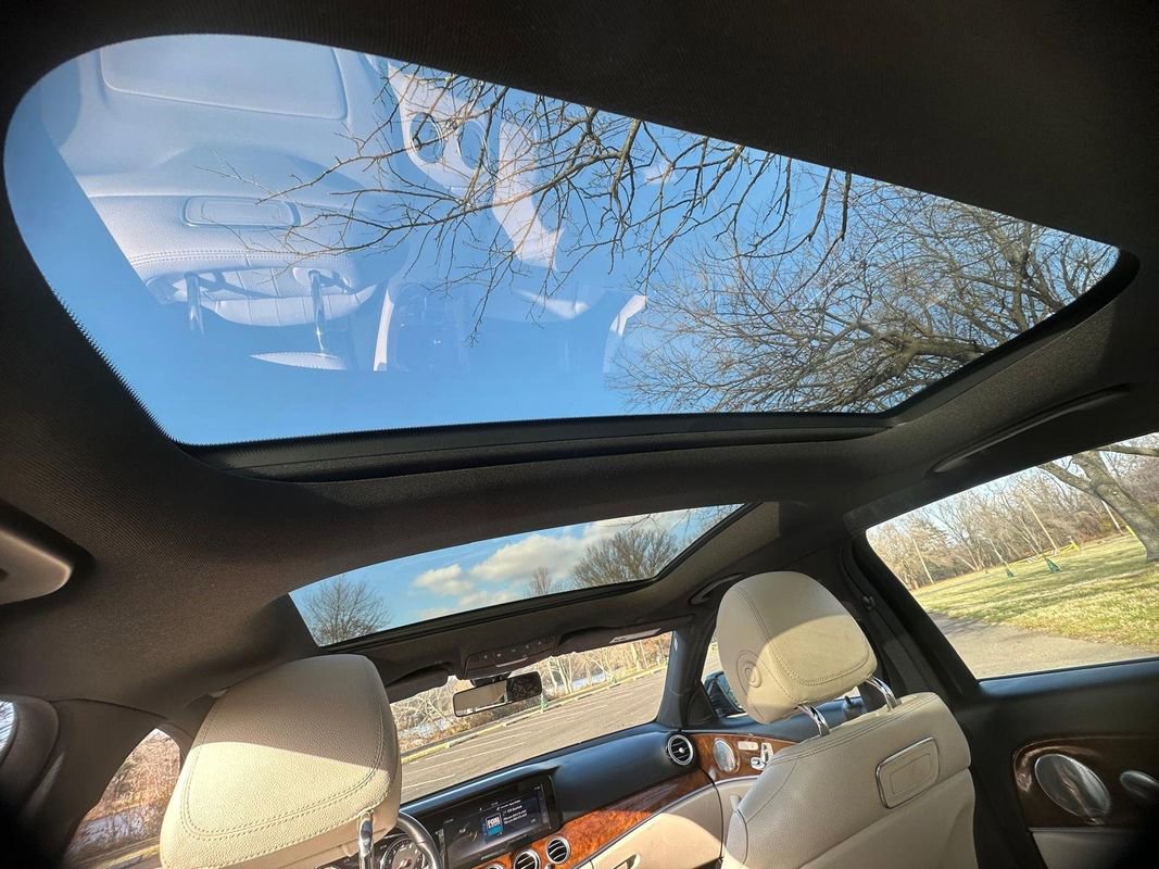 Used 2019 Mercedes-Benz E 300 4MATIC w/ Premium 1 Package image 12