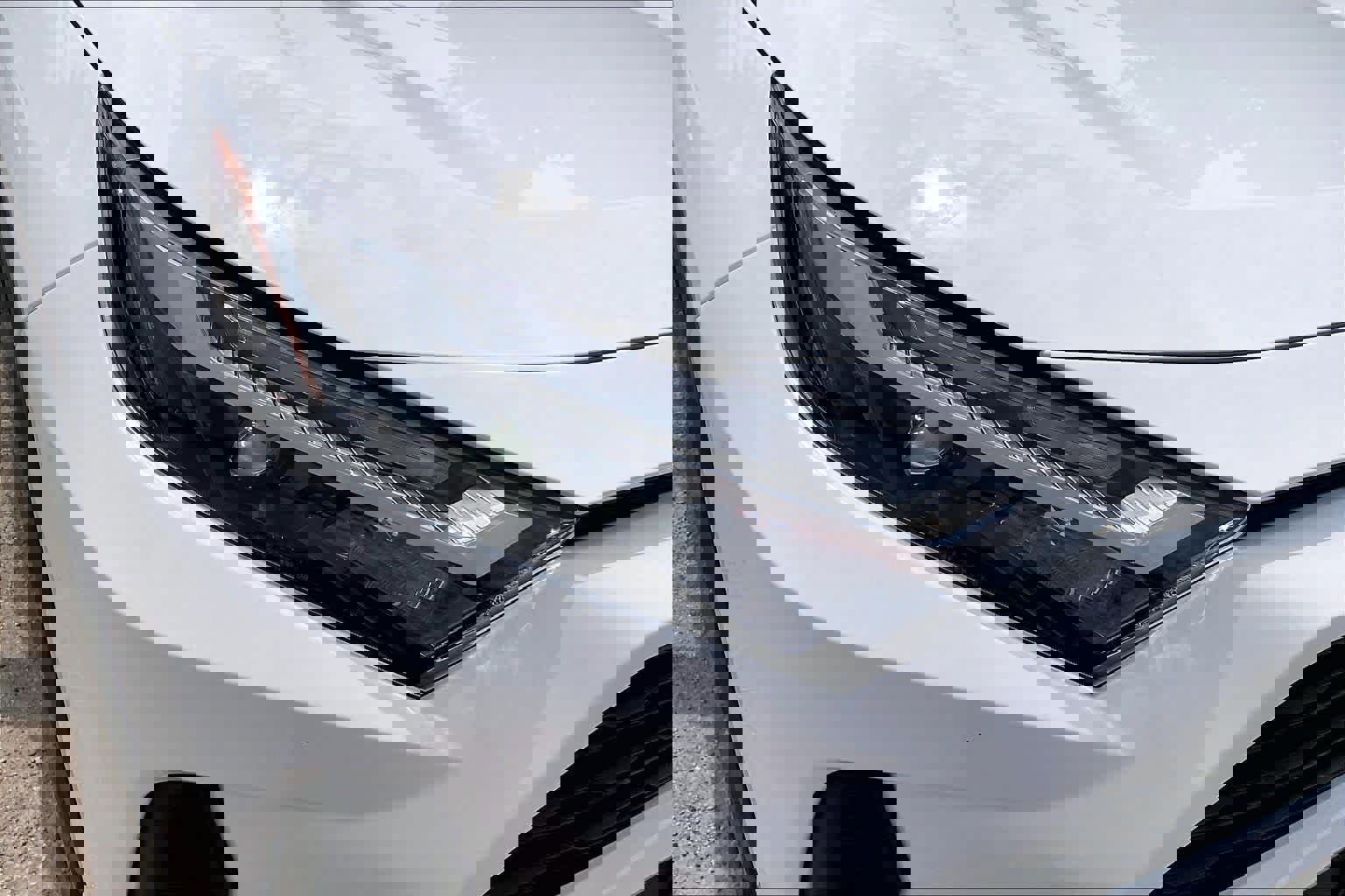 Used 2025 Toyota RAV4 LE AWD/4WD image 27