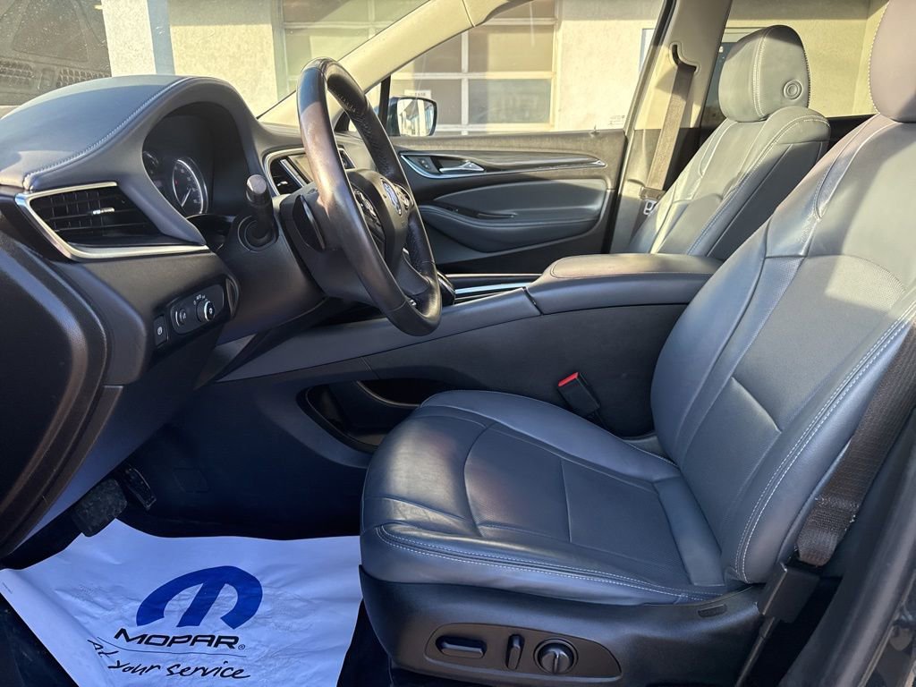 Used 2021 Buick Enclave Essence image 8