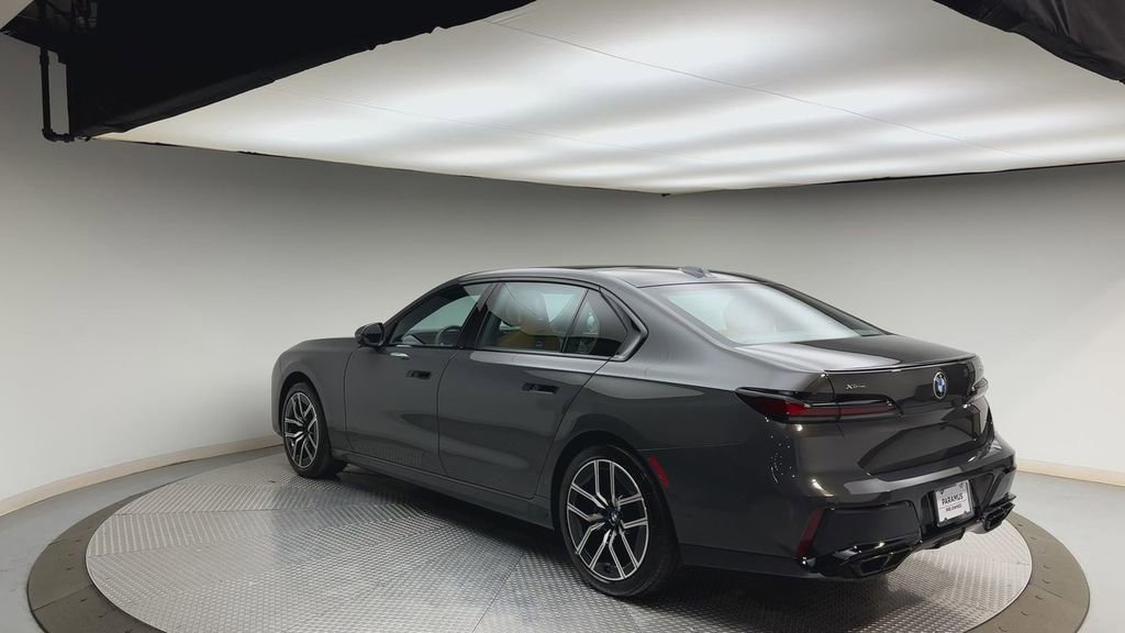 Used 2024 BMW 760i xDrive w/ Executive Package AWD/4WD image 4