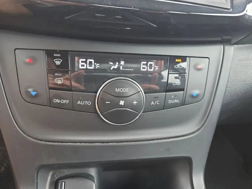 Used 2019 Nissan Sentra SV w/ Special Edition Package FWD image 33
