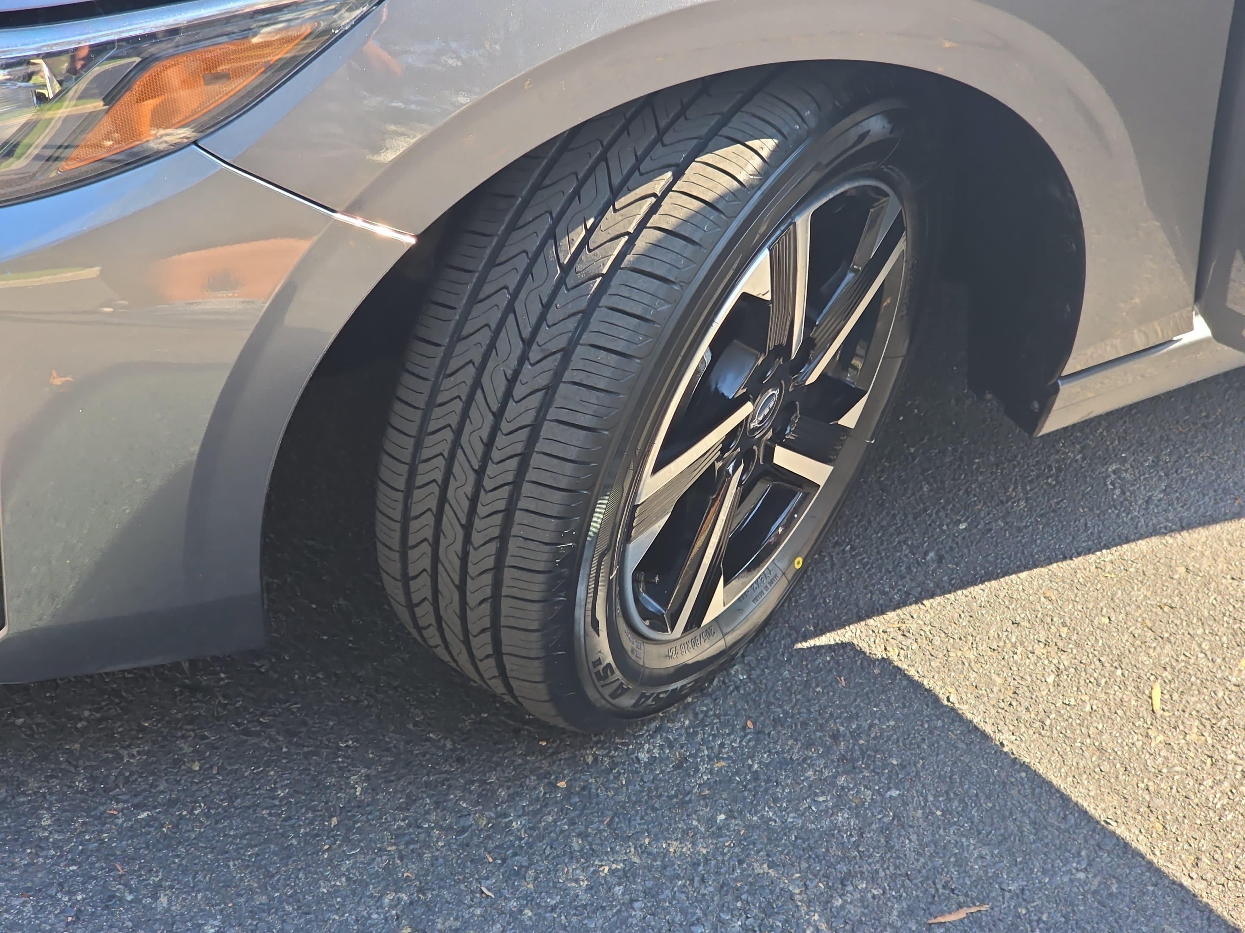 Used 2024 Nissan Sentra SV FWD image 31