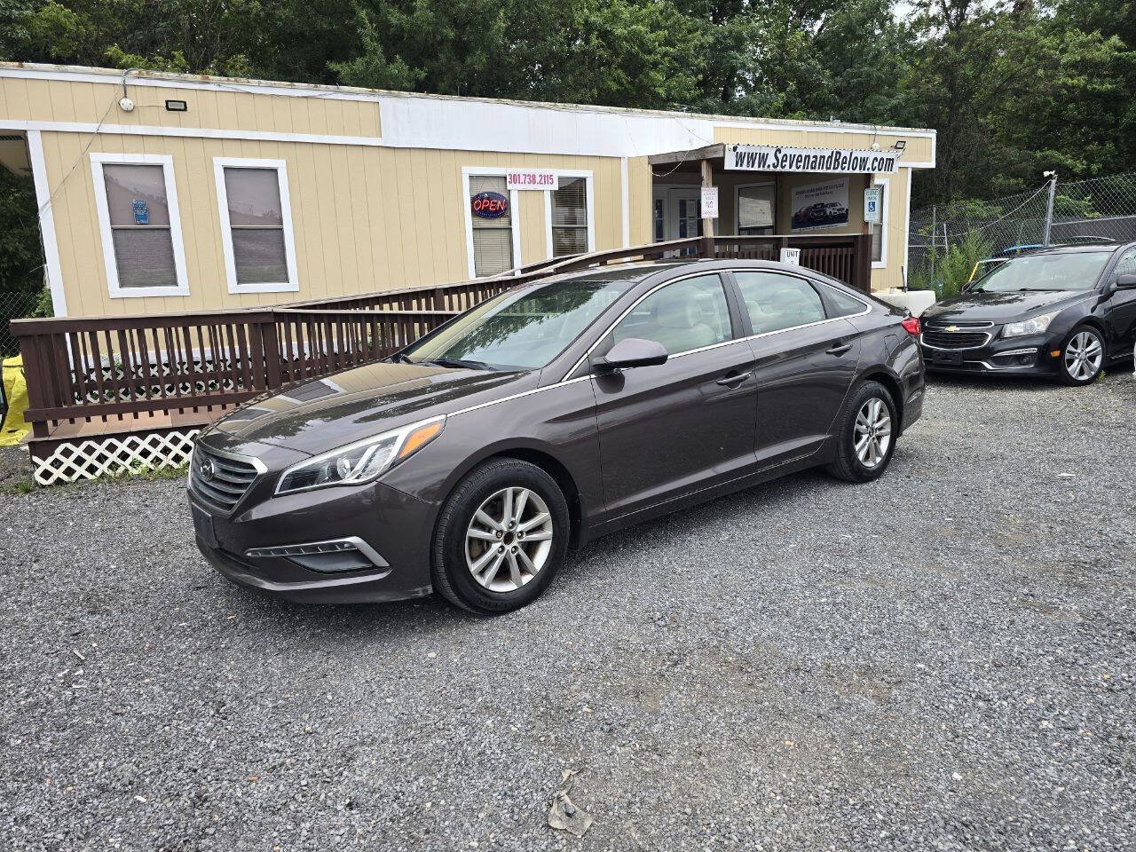 Used 2015 Hyundai Sonata SE FWD image 2