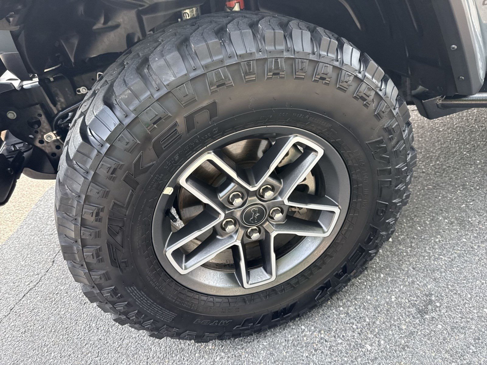 Used 2025 Jeep Gladiator Mojave AWD/4WD image 12
