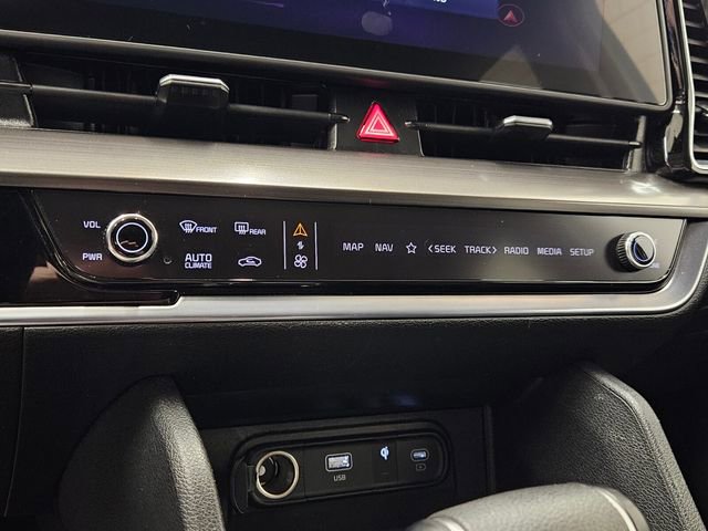 Used 2025 Kia Sportage EX image 22