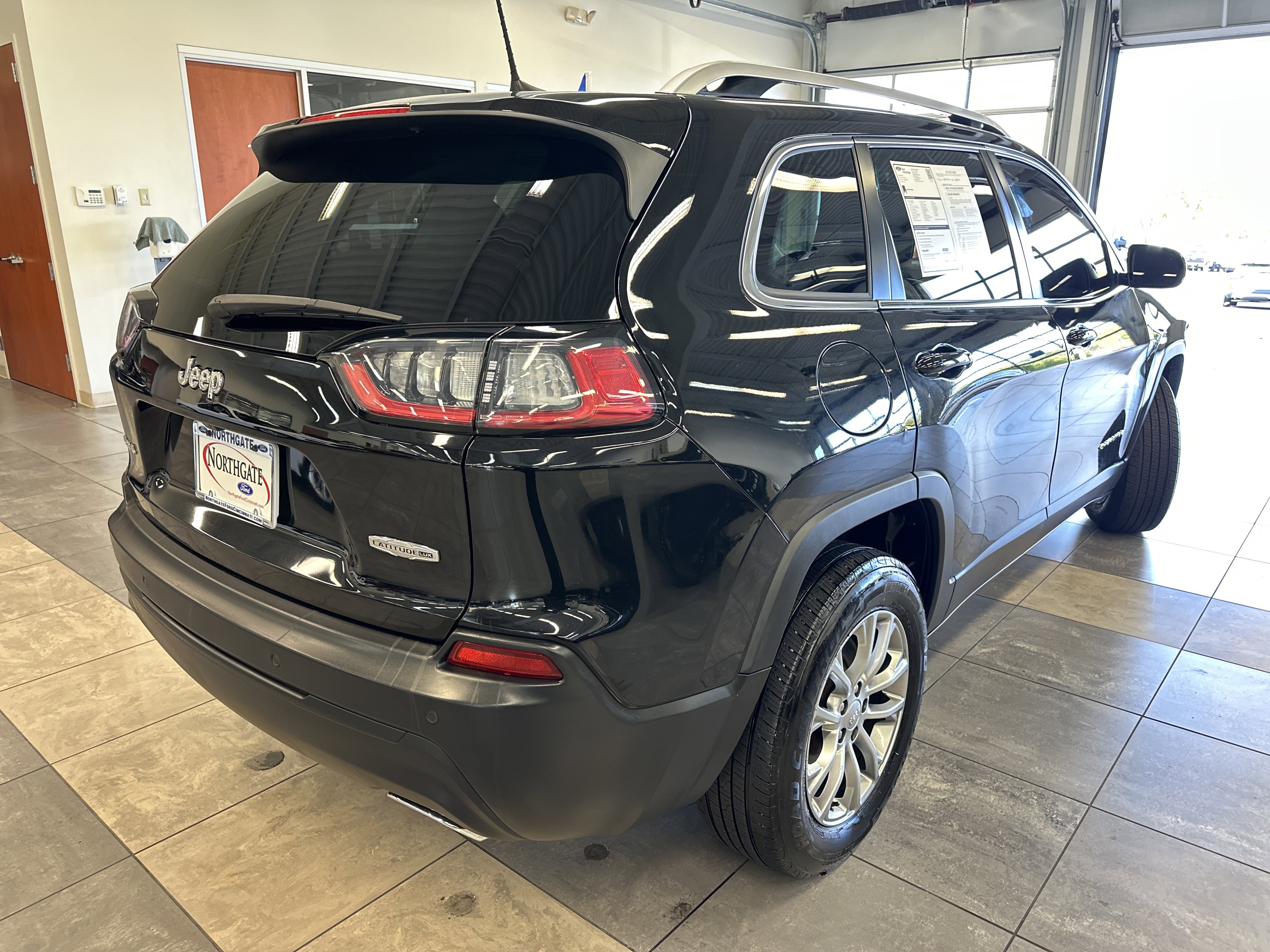 Used 2021 Jeep Cherokee Latitude Lux image 12