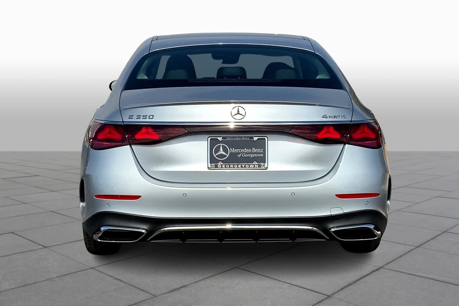 Used 2025 Mercedes-Benz E 350 4MATIC Sedan image 5