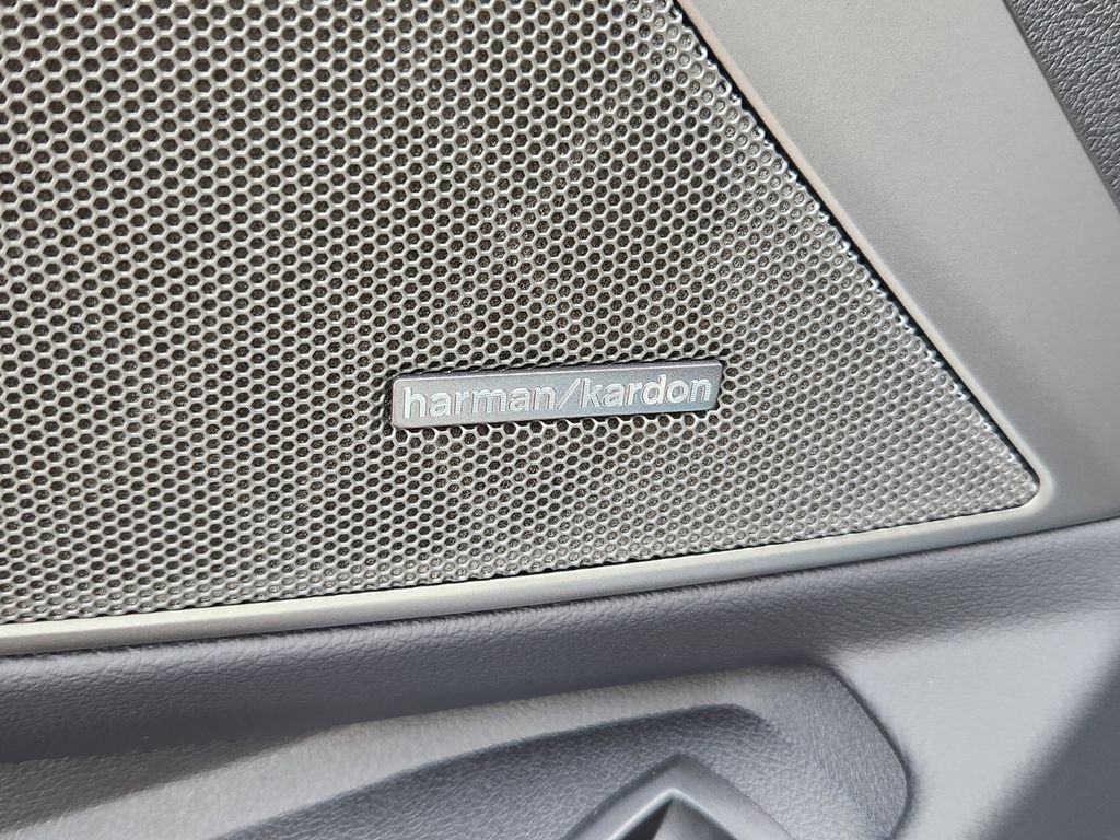 New 2026 BMW 330i xDrive Sedan w/ M Sport Package image 17