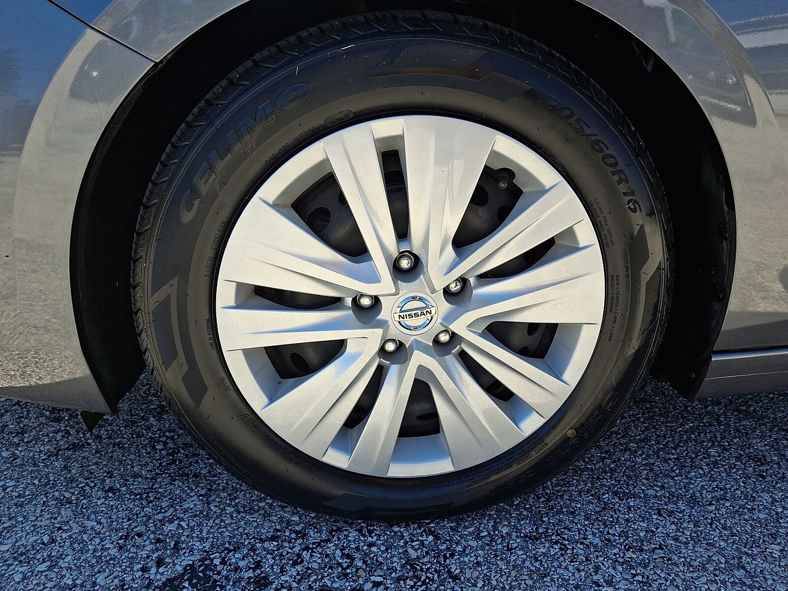 Used 2020 Nissan Sentra S w/ Trunk Package FWD image 8