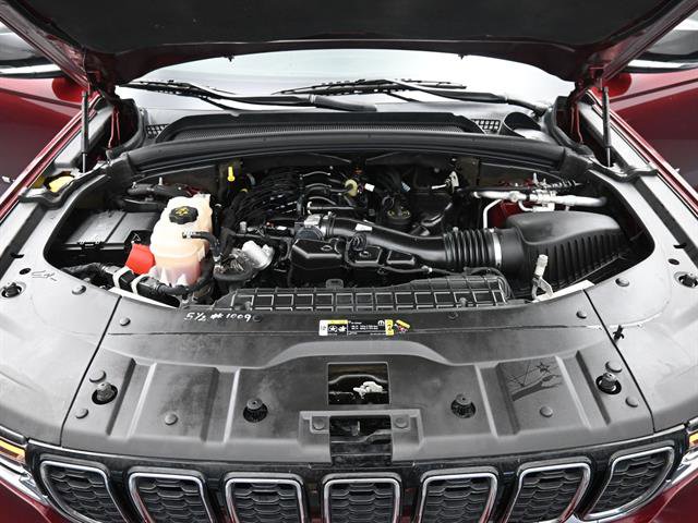 Used 2022 Jeep Grand Cherokee L Limited AWD/4WD image 21