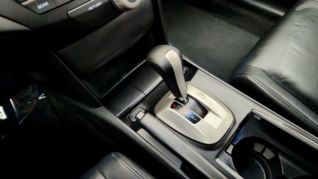 Used 2010 Honda Accord EX-L image 16