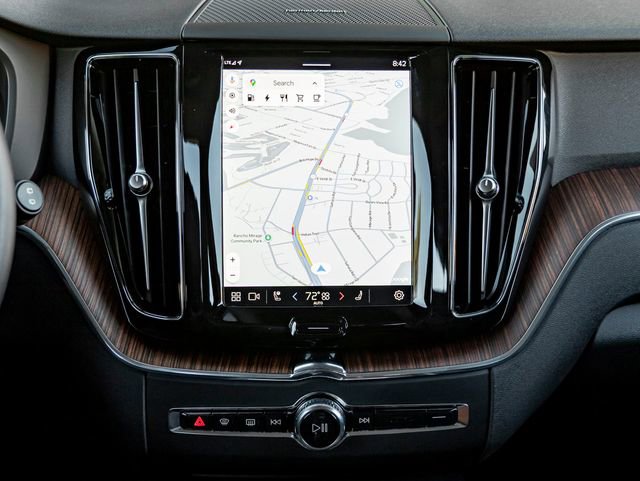 Used 2024 Volvo XC60 T8 Plus w/ Climate Package image 17