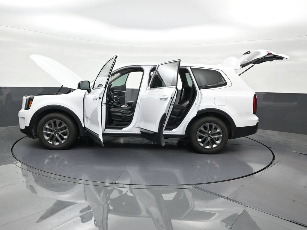 Used 2024 Kia Telluride LX FWD image 34