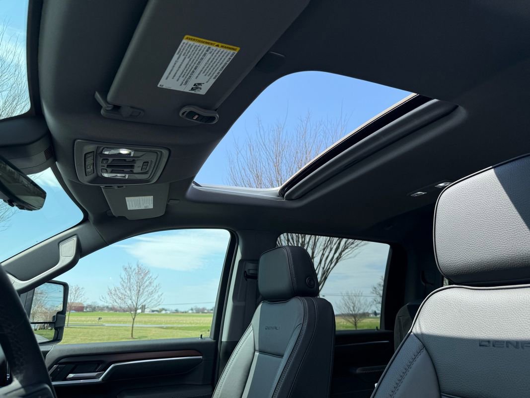 Used 2025 GMC Sierra 3500 Denali w/ Denali Reserve Package image 28
