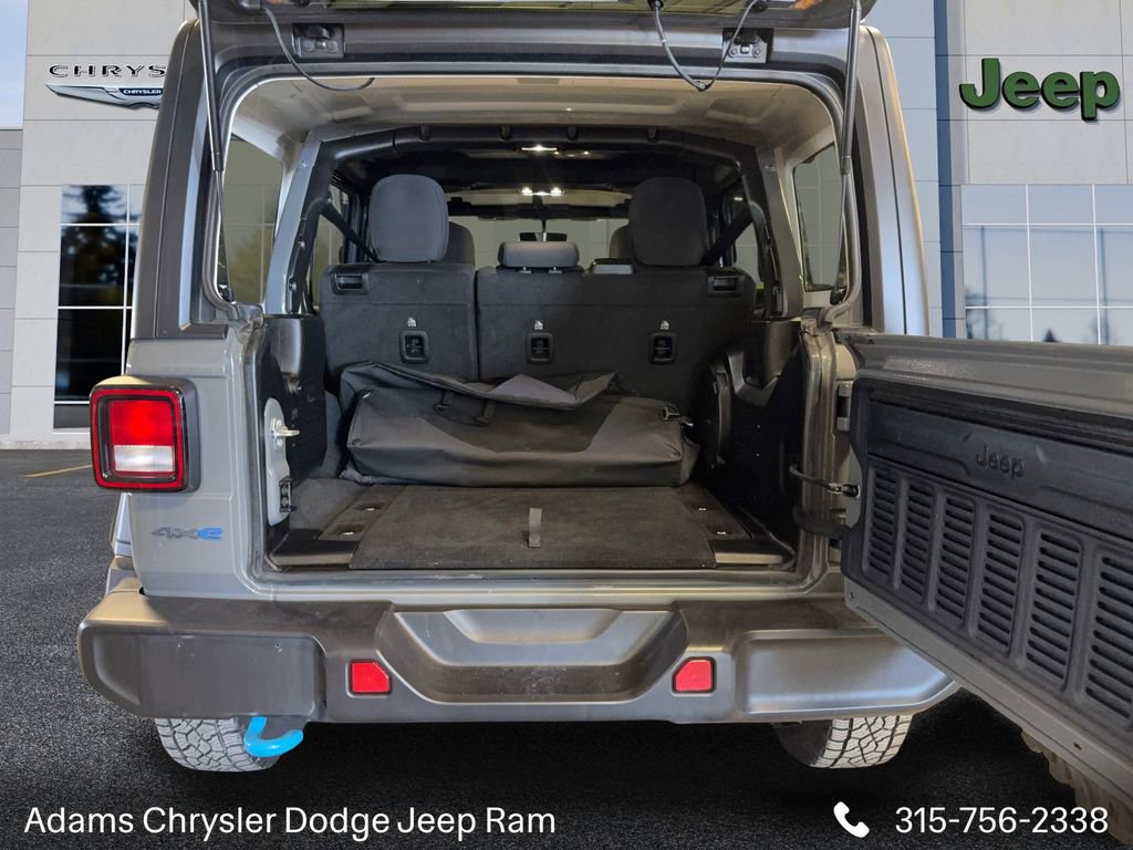 Used 2023 Jeep Wrangler Unlimited w/ Cold Weather Group image 9
