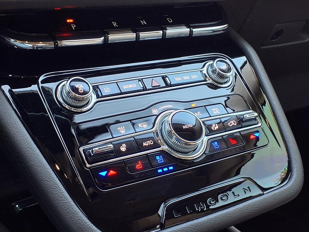 Used 2022 Lincoln Corsair AWD w/ Premium Package image 14