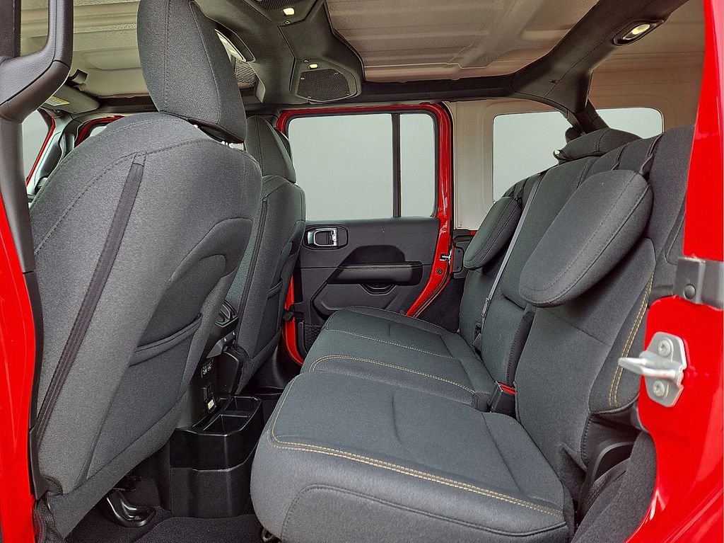 Used 2025 Jeep Wrangler Sahara 4xe image 15