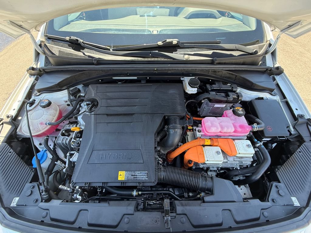 Used 2022 Hyundai Ioniq SE FWD image 25
