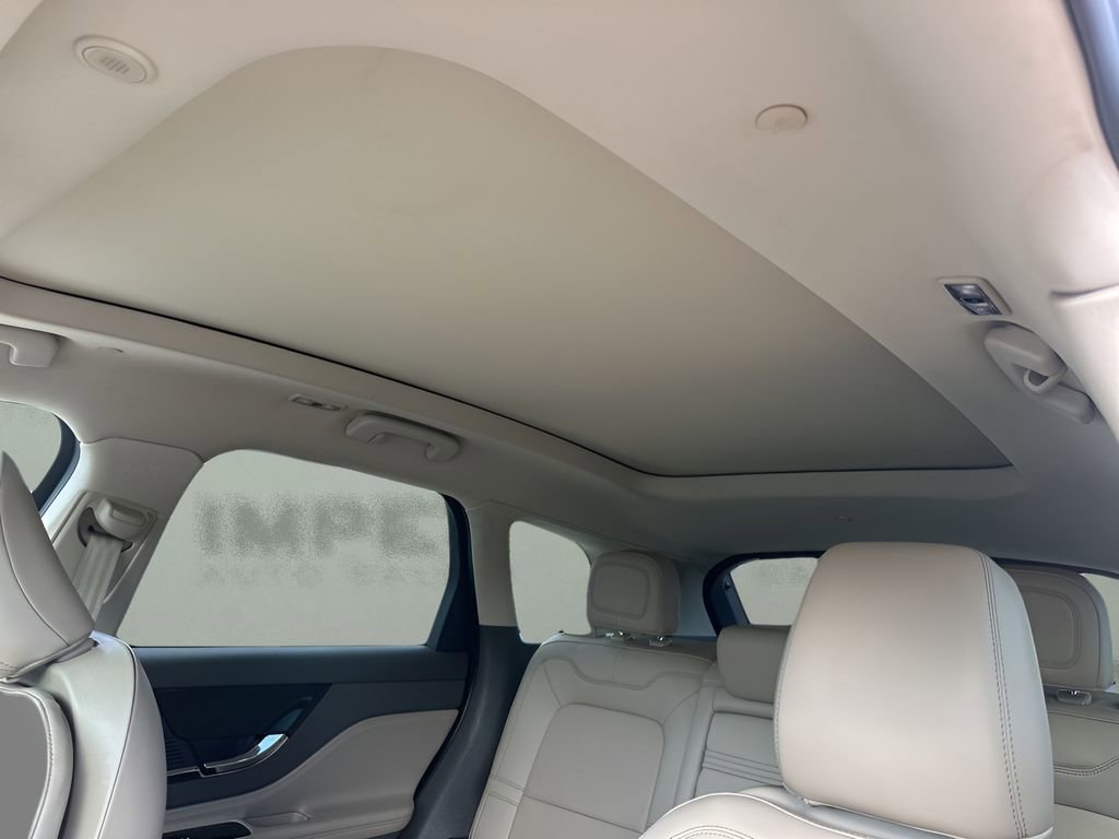 Used 2022 Lincoln Corsair AWD w/ Premium Package image 10