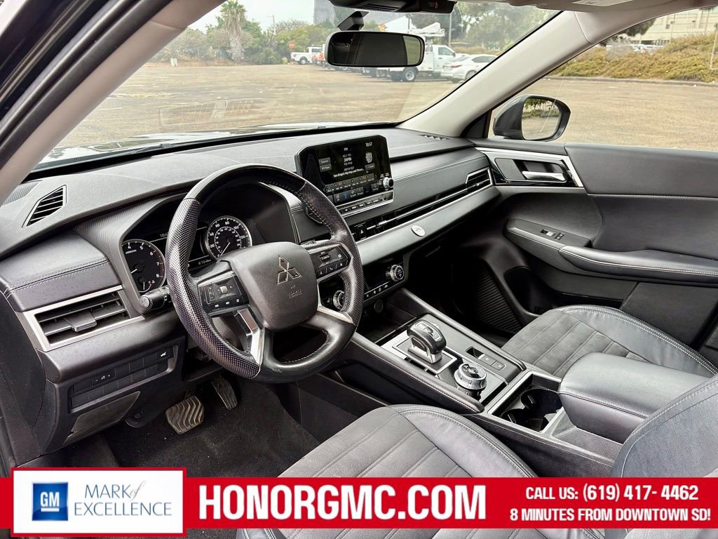 Used 2022 Mitsubishi Outlander SE image 11