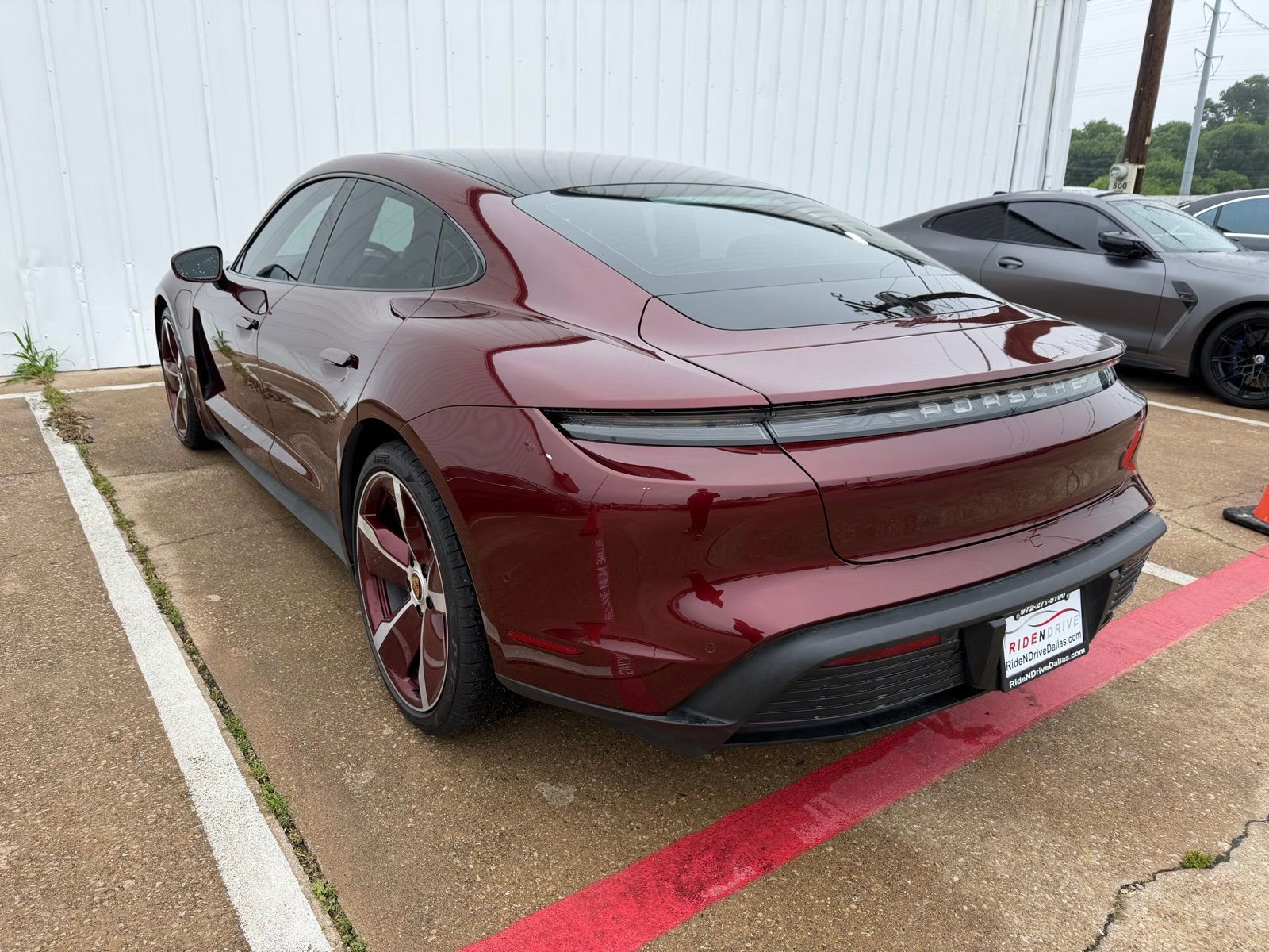 Used 2023 Porsche Taycan image 4