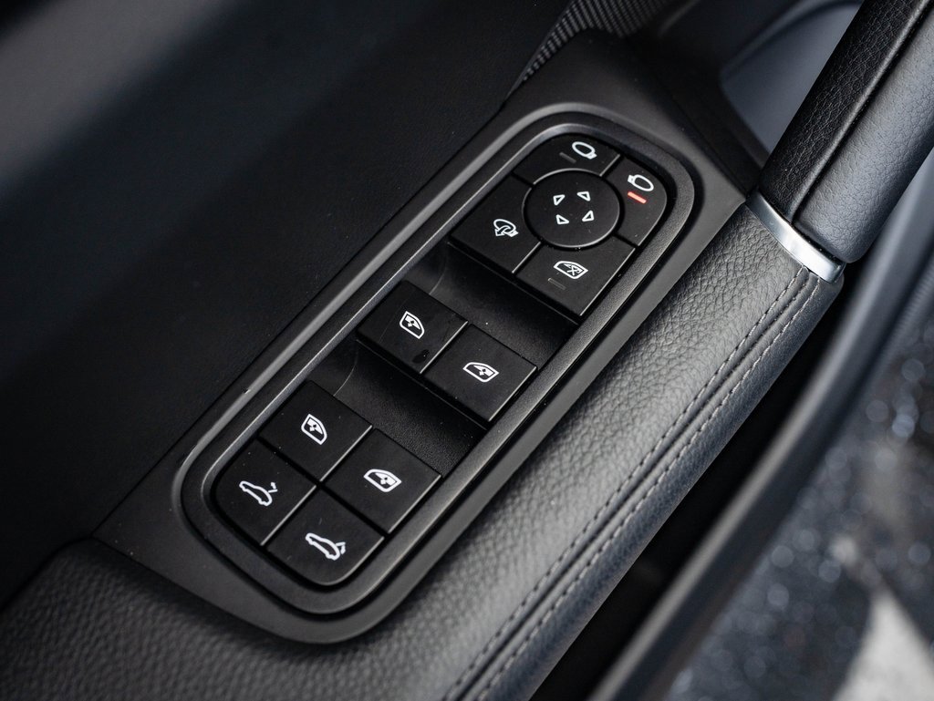 Used 2023 Porsche Cayenne Platinum Edition image 21