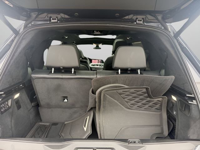 Used 2019 BMW X7 xDrive50i w/ M Sport Package image 9