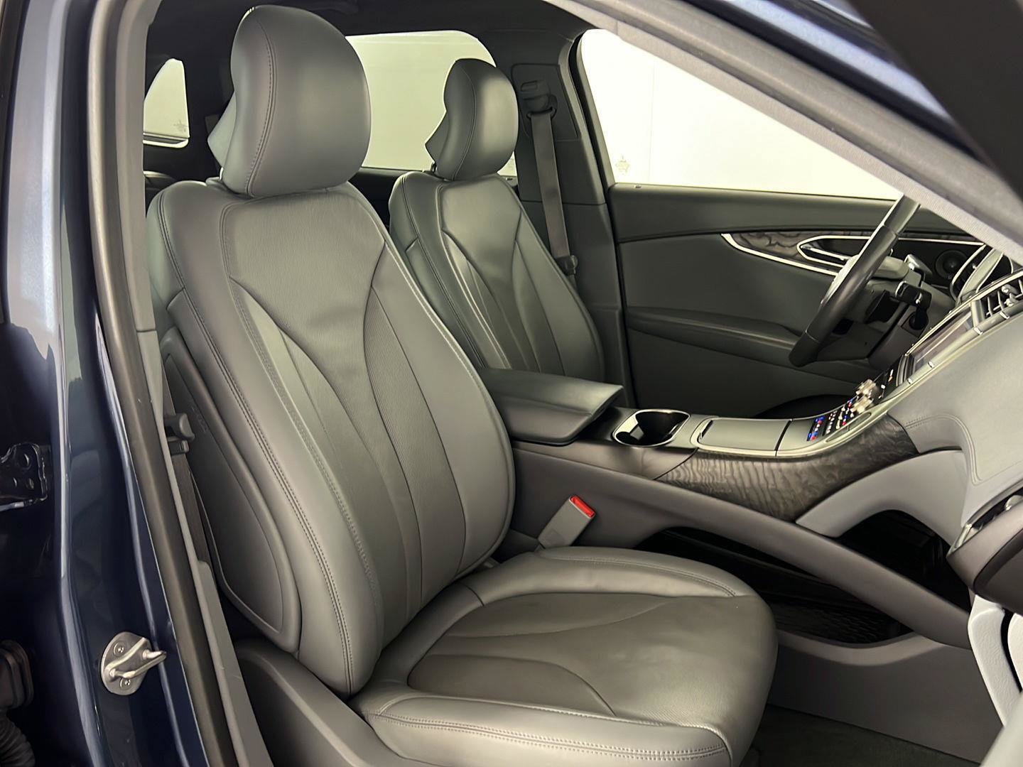 Used 2019 Lincoln Nautilus Reserve AWD/4WD image 23