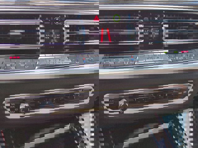 Used 2021 BMW X7 M50i w/ Cold Weather Package image 24