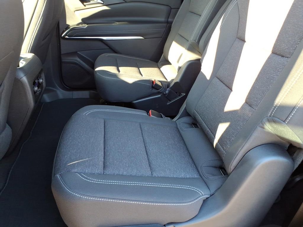 New 2026 Chevrolet Traverse LT image 14