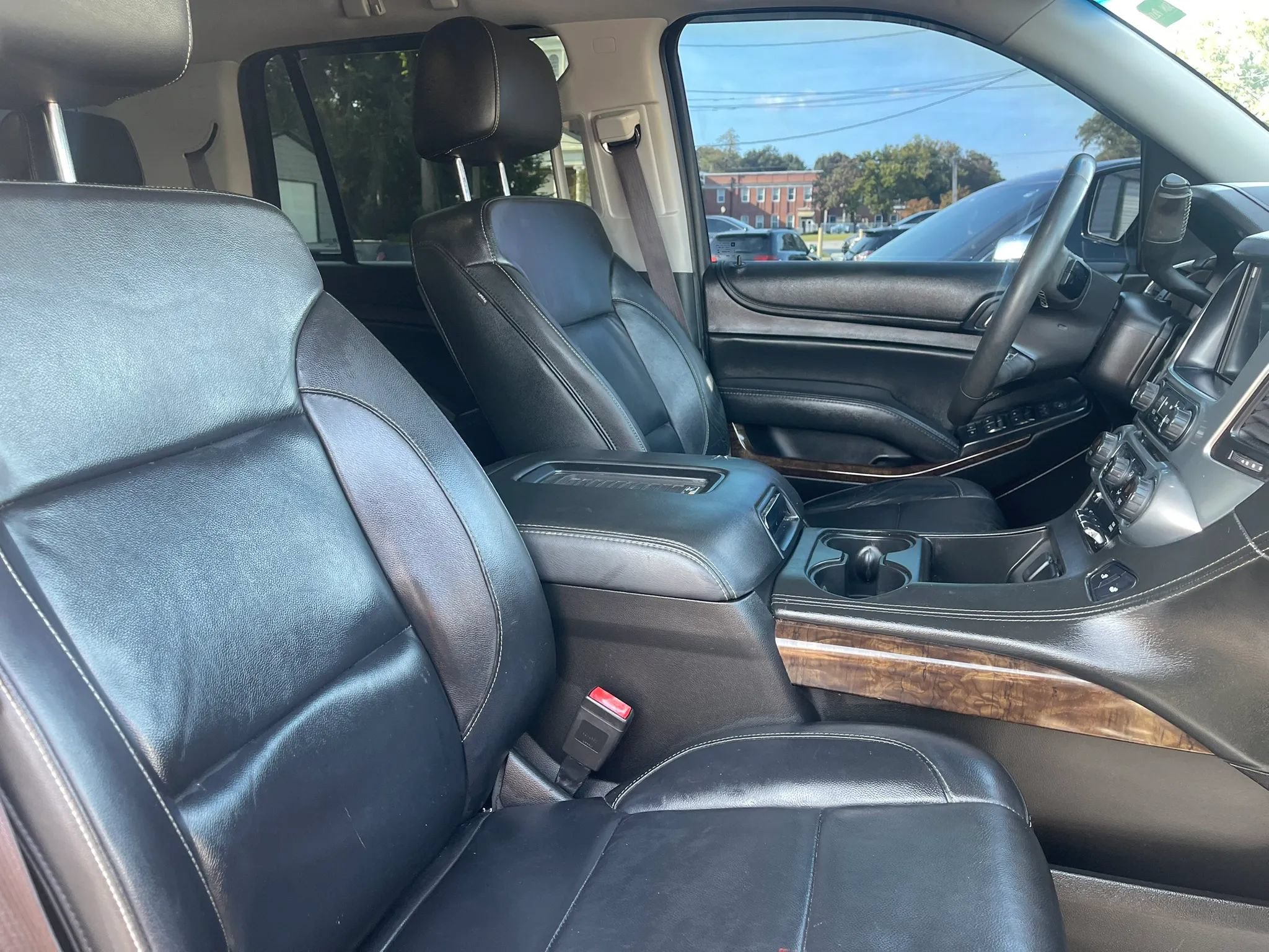 Used 2017 Chevrolet Tahoe LT w/ Luxury Package RWD image 30