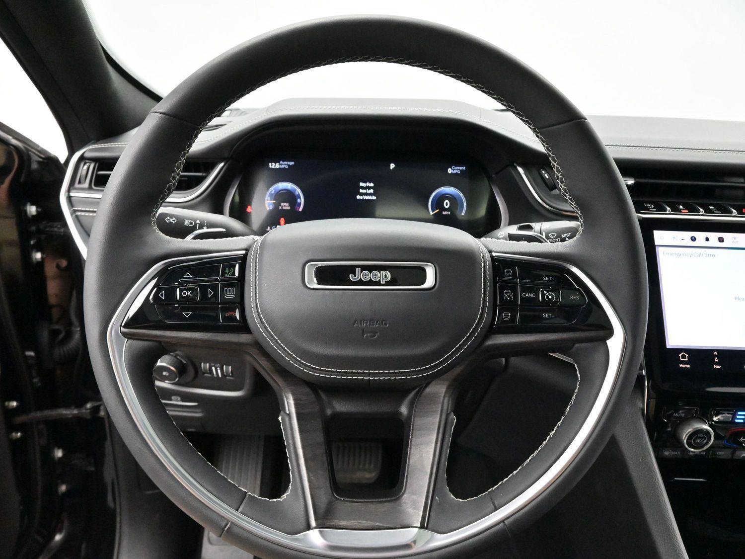 Used 2023 Jeep Grand Cherokee Overland w/ Luxury Tech Group IV AWD/4WD image 15