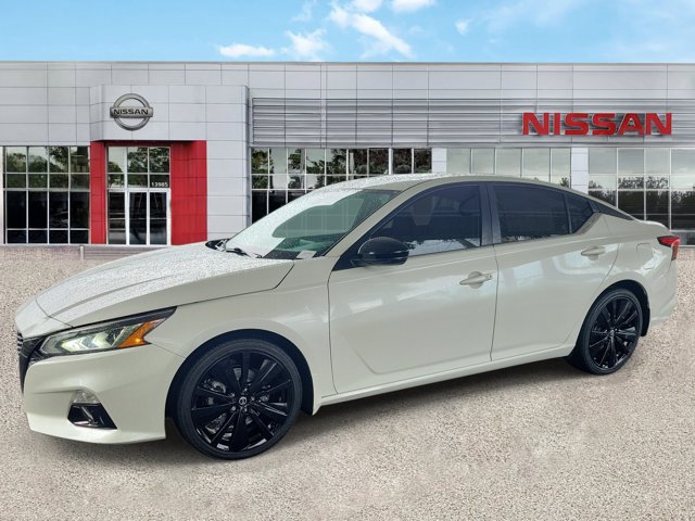 Certified 2022 Nissan Altima 2.5 SR w/ Midnight Edition Package FWD image 5