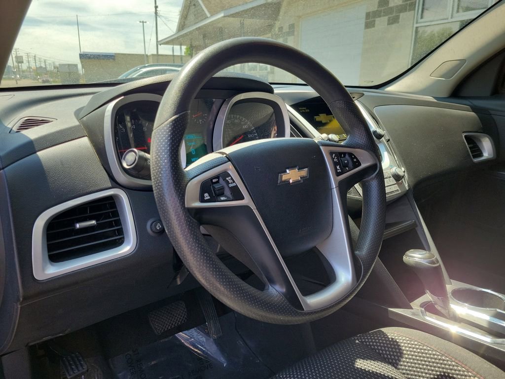 Used 2017 Chevrolet Equinox LT FWD image 19