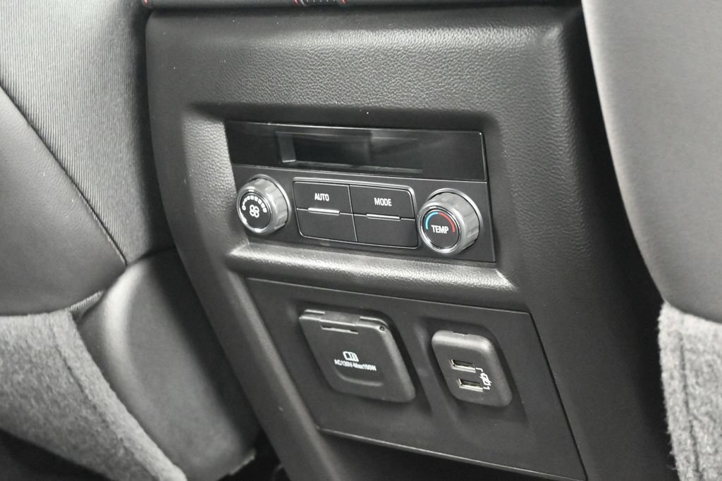 Used 2023 Chevrolet Traverse RS FWD image 50