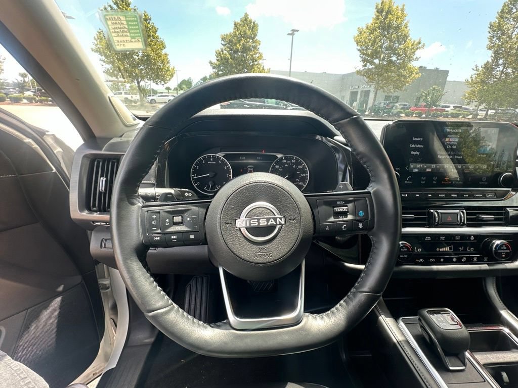 Certified 2024 Nissan Pathfinder SL w/ SL Premium Package AWD/4WD image 17