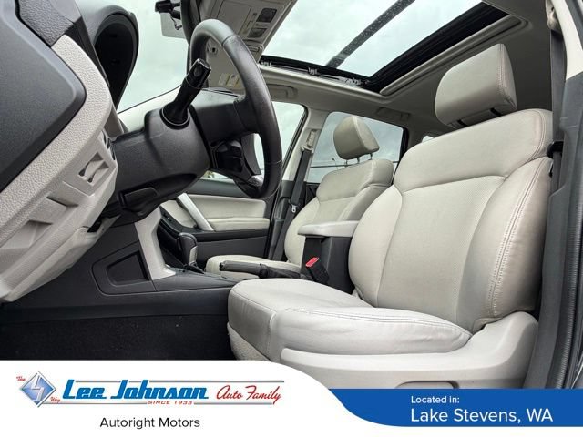 Used 2015 Subaru Forester 2.5i Touring AWD/4WD image 12