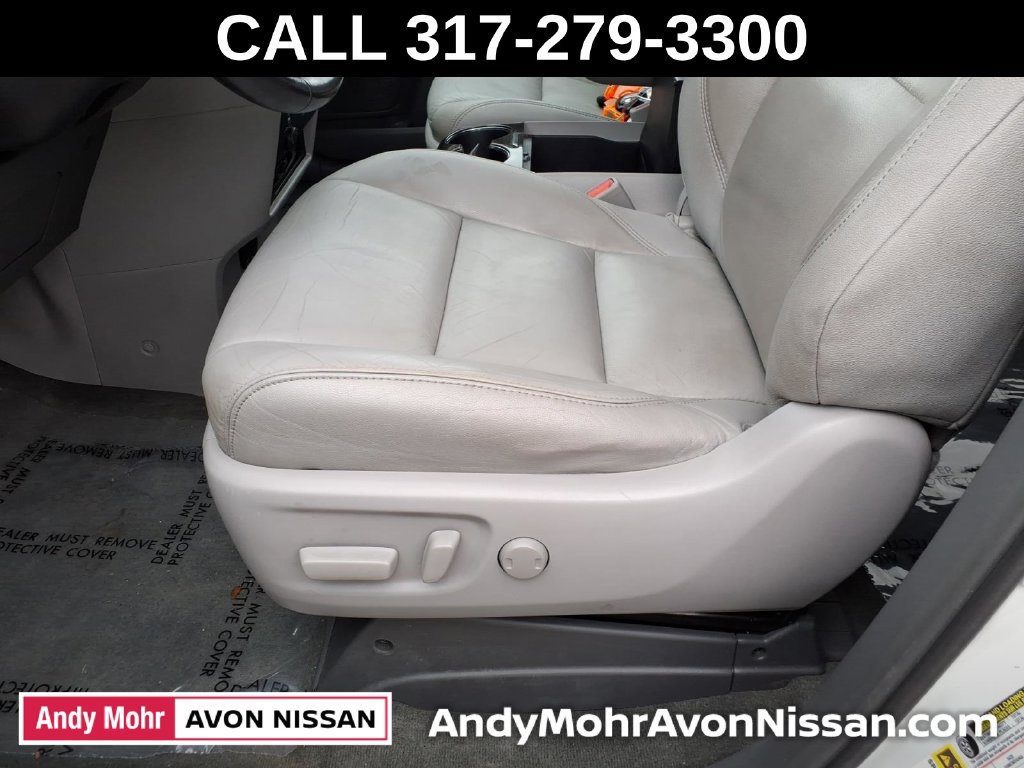 Used 2017 Toyota Sienna XLE Premium FWD image 19