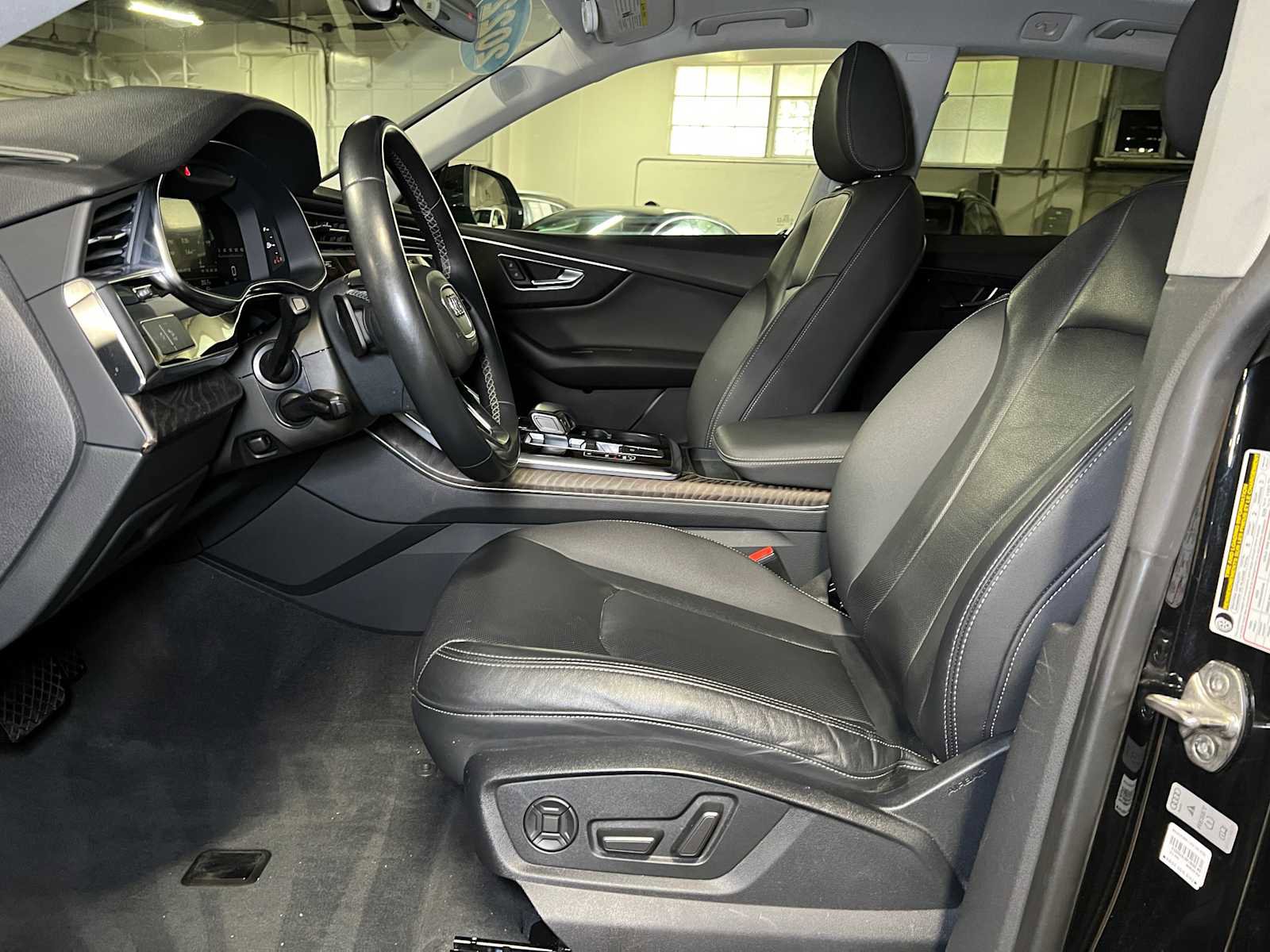 Used 2022 Audi Q8 Premium Plus w/ Premium Plus Package image 60