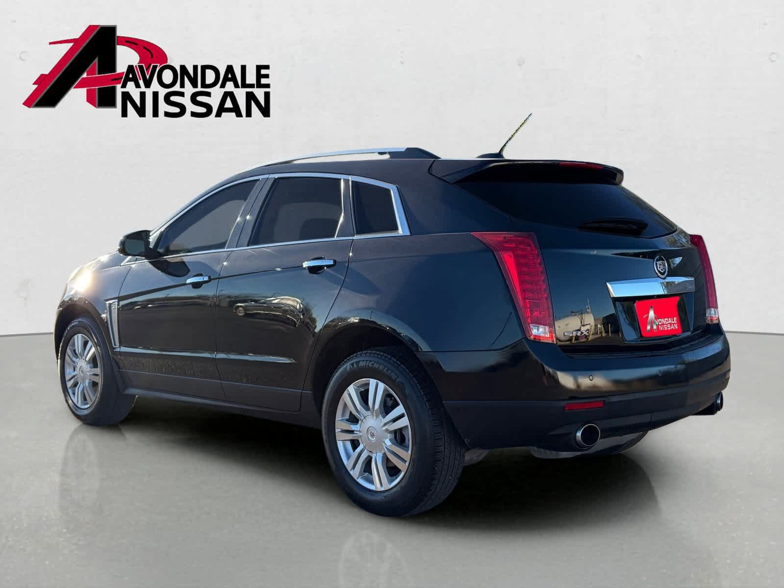 Used 2015 Cadillac SRX Luxury w/ Driver Awareness Package FWD image 4