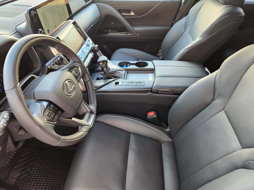 Certified 2026 Lexus LX 600 4WD w/ Appearance Package image 13