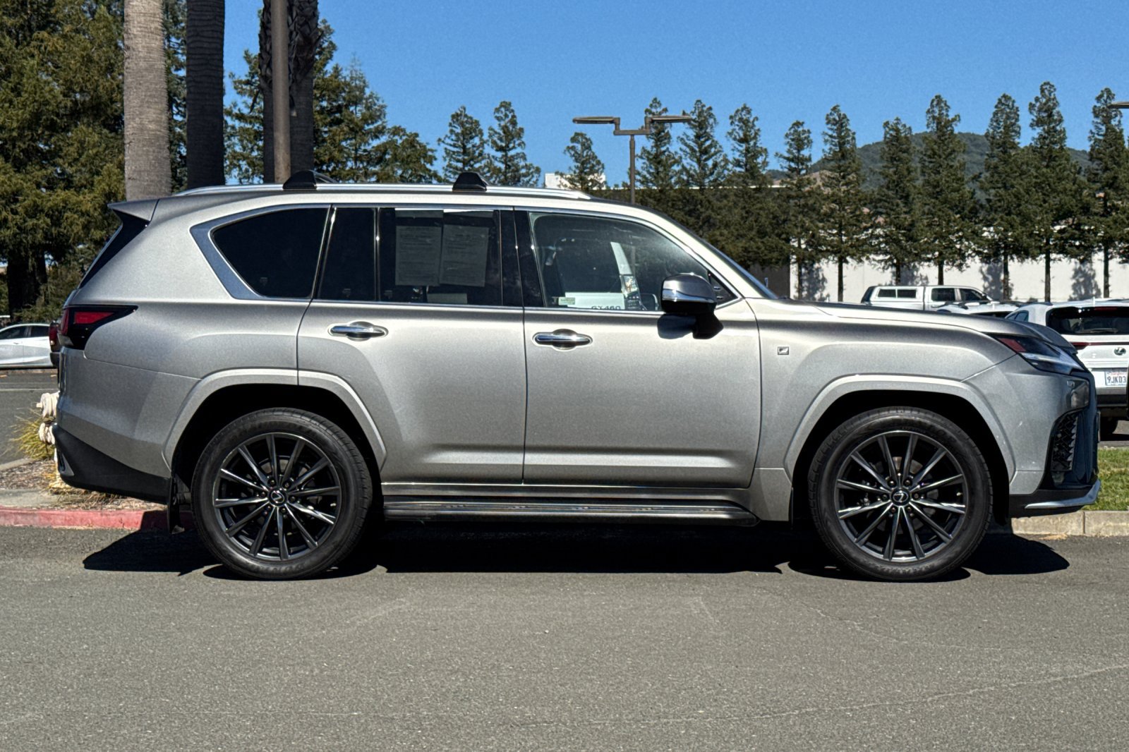 Used 2022 Lexus LX 600 F Sport w/ Accessory Package (Z1) AWD/4WD image 3