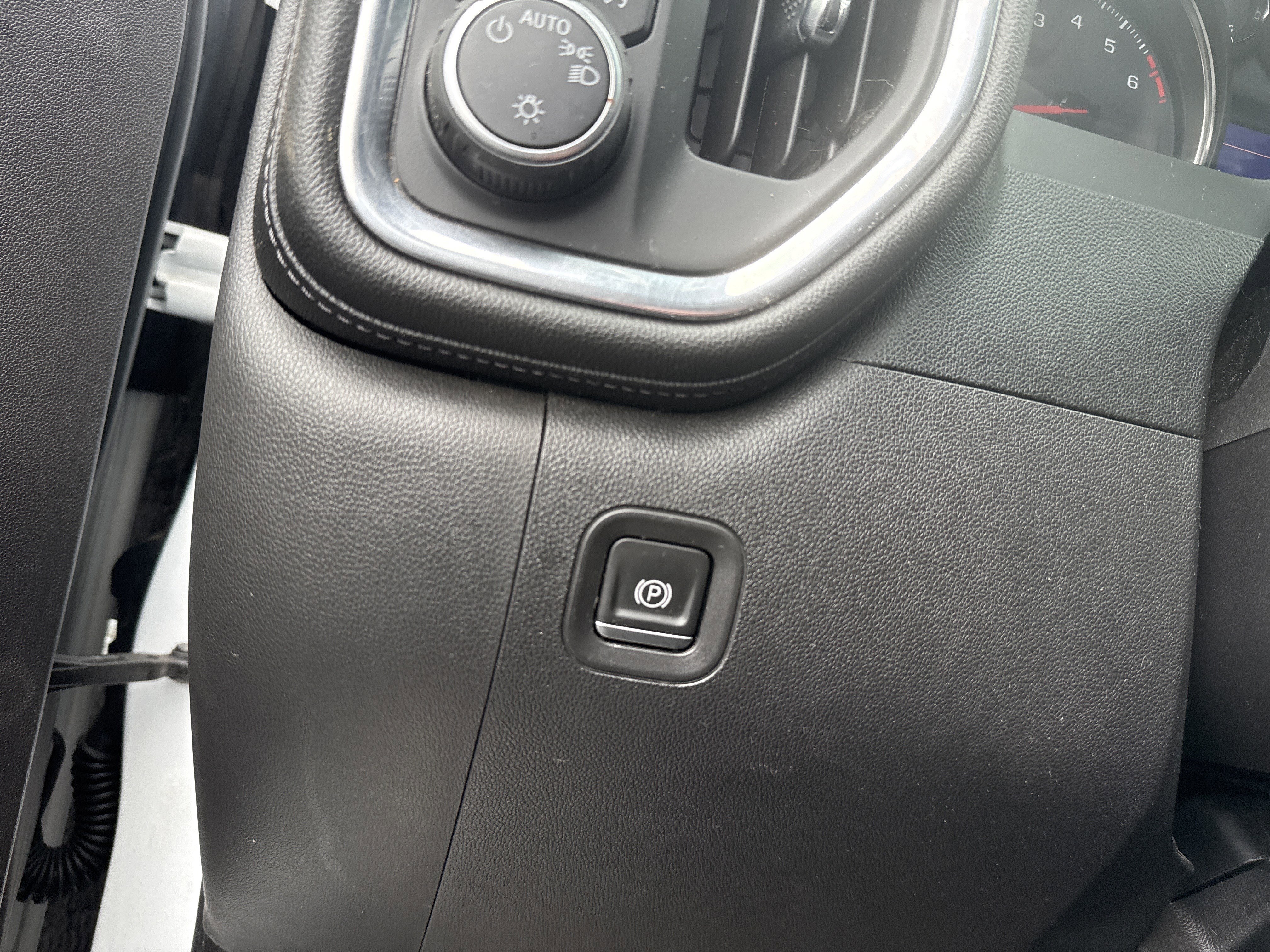 Used 2021 Chevrolet Silverado 1500 LT Trail Boss w/ Bed Protection Package image 19