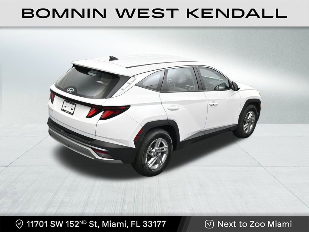 Used 2025 Hyundai Tucson SE image 17