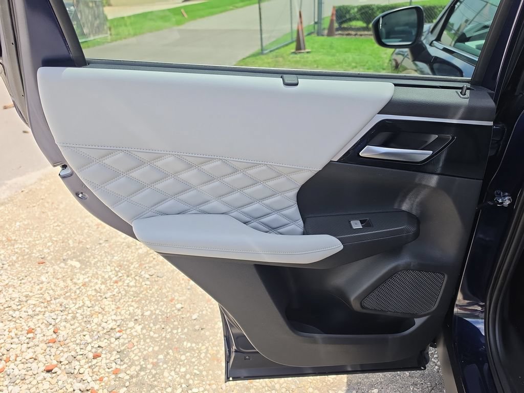 Used 2024 Mitsubishi Outlander SEL Black Edition FWD image 14
