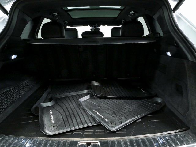 Used 2023 Porsche Cayenne image 32