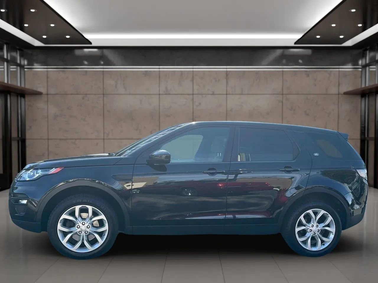 Used 2015 Land Rover Discovery Sport HSE AWD/4WD image 3