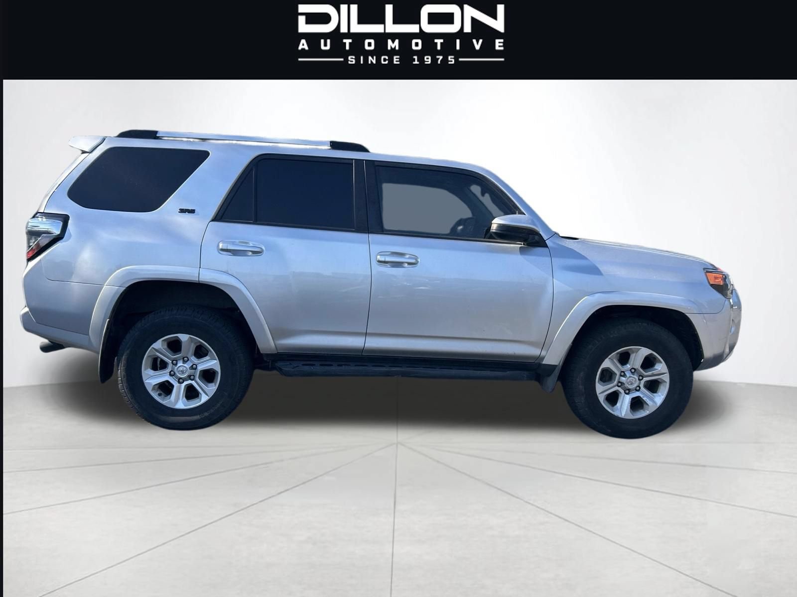 Used 2022 Toyota 4Runner SR5 AWD/4WD image 22