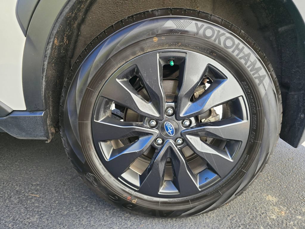 Certified 2025 Subaru Outback Onyx Edition XT AWD/4WD image 6